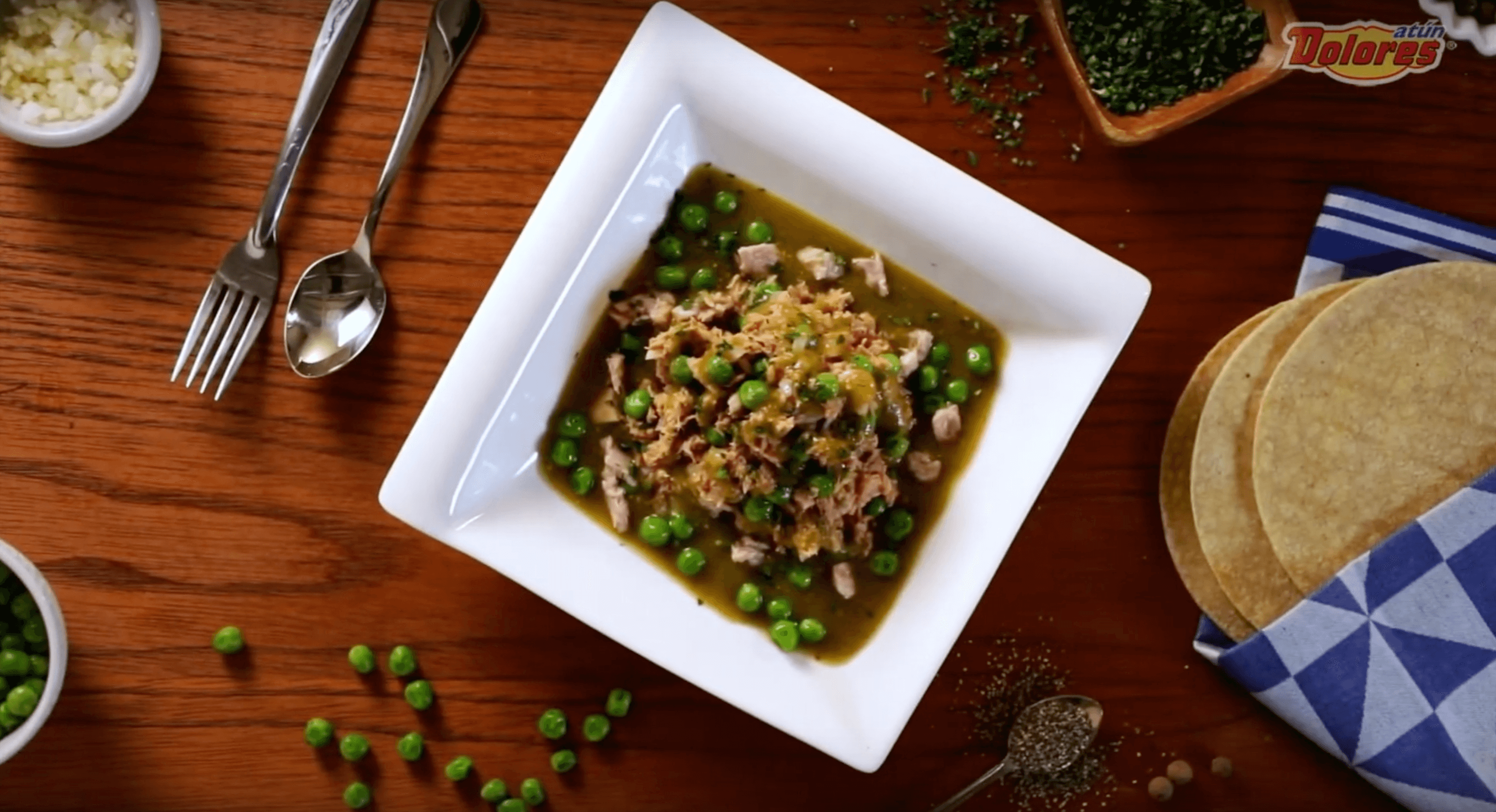 Atún con Guisantes en Salsa Verde