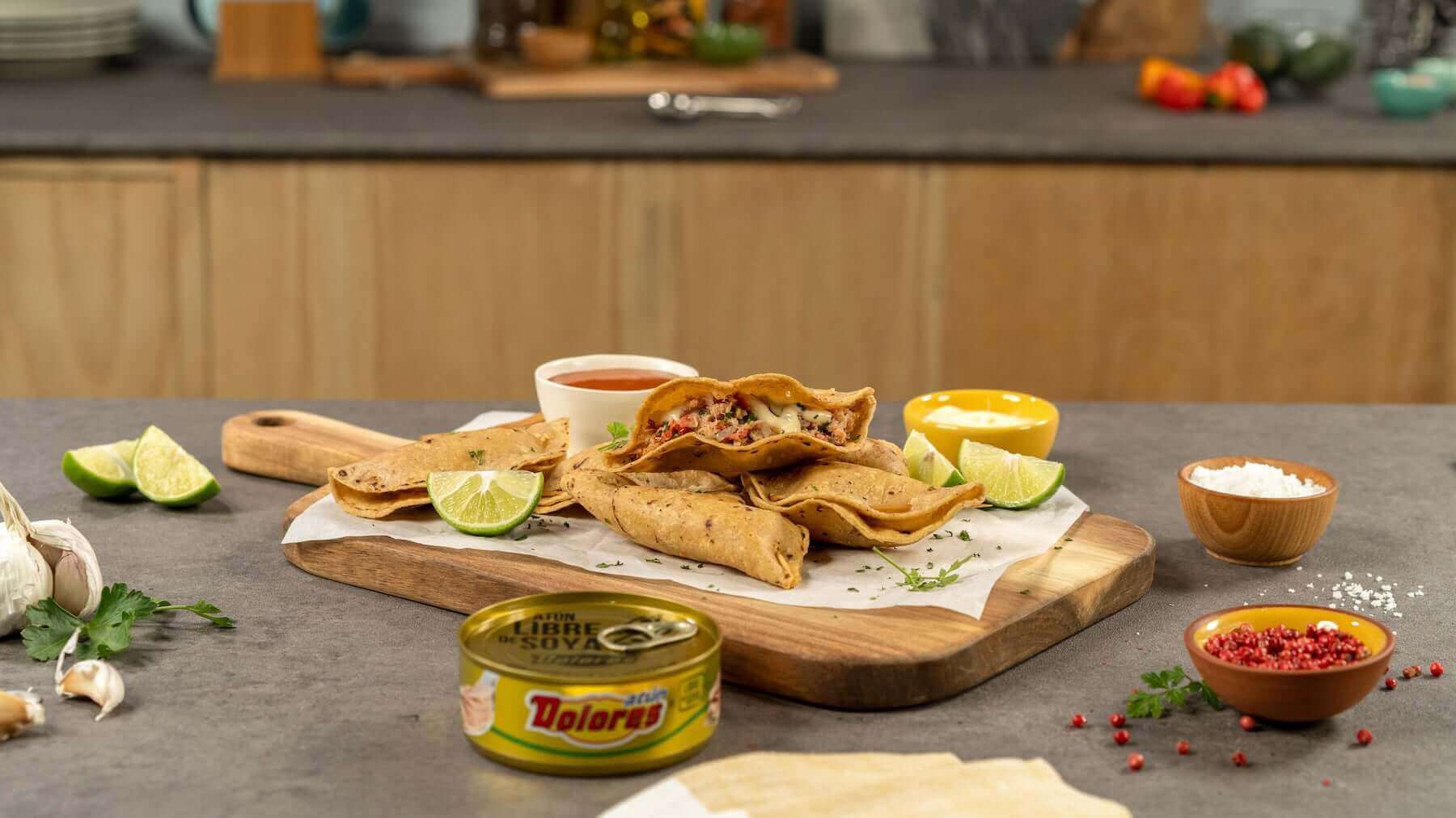 Pescadillas con atún en lata a la mexicana